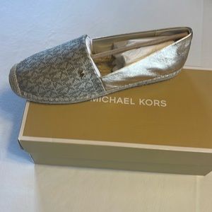 Michael Kors Kendrick Slip On. Signature / Metallic MK. Sz 10